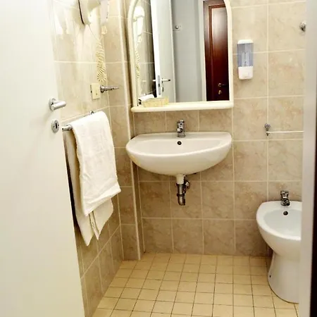 In Guest - New Cirene Comfort Double And Full Package Maison d'hôtes *