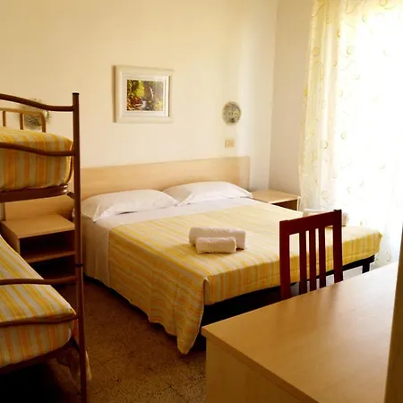 In Guest - New Cirene Comfort Double And Full Package בית הארחה רימיני