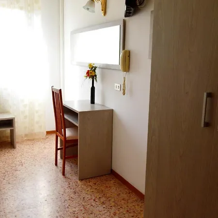 בית הארחה In Guest - New Cirene Comfort Double And Full Package רימיני